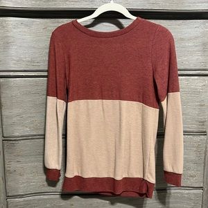 Two tone long sleeve pullover